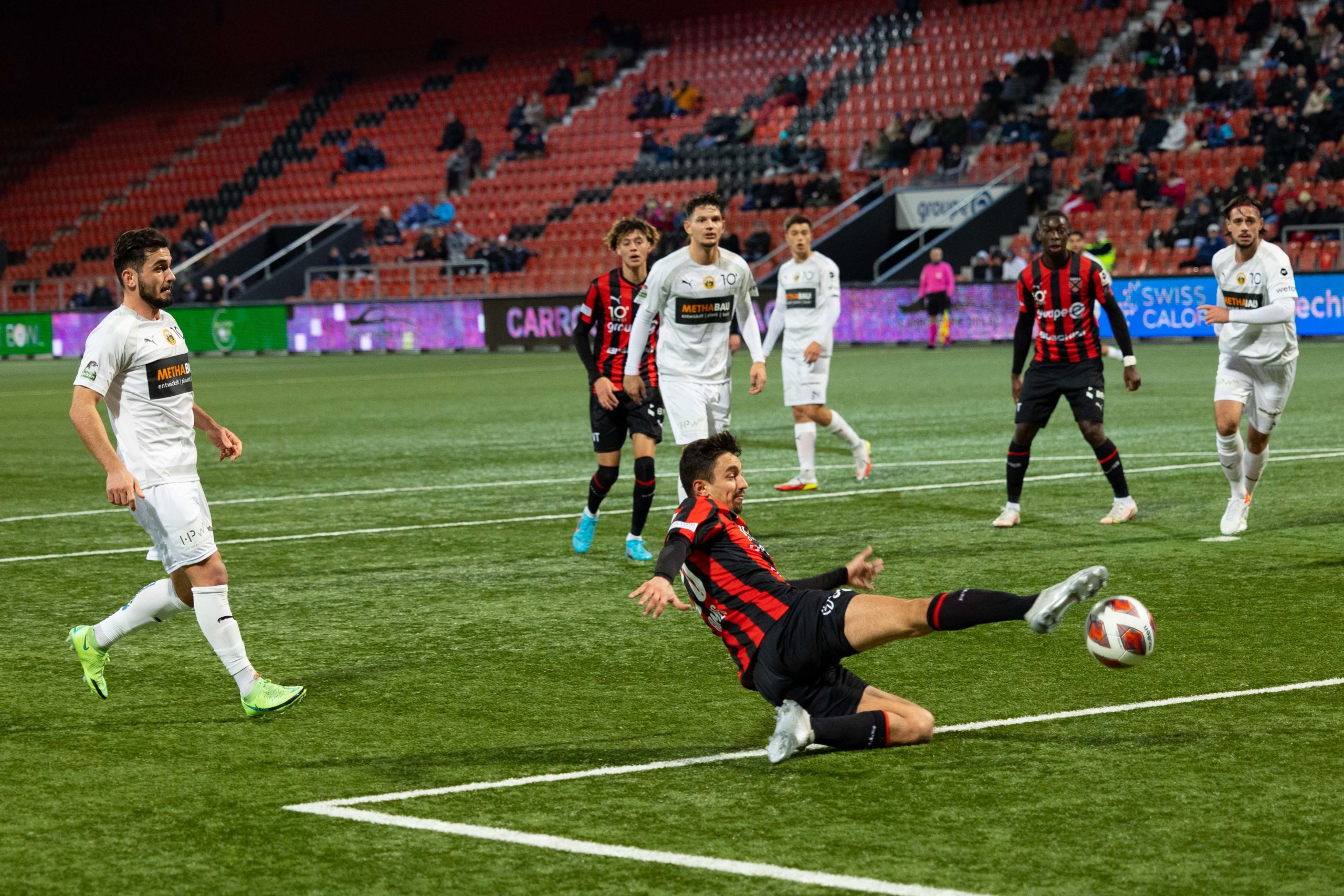 E9279404-F996-428C-BA51-93AA5F18B3DC